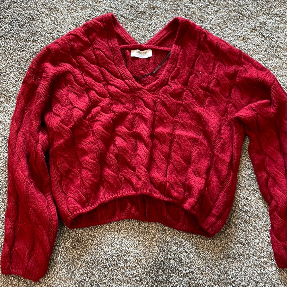 Maroon cable knit cropped sweater